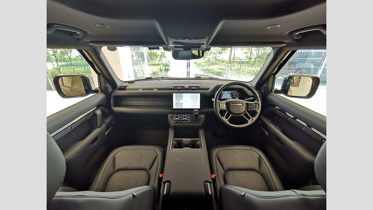 2025 認定中古車 Land Rover Defender 110 サントリーニブラック D350 ディーゼルマイルドハイブリッド X-Dynamic SE