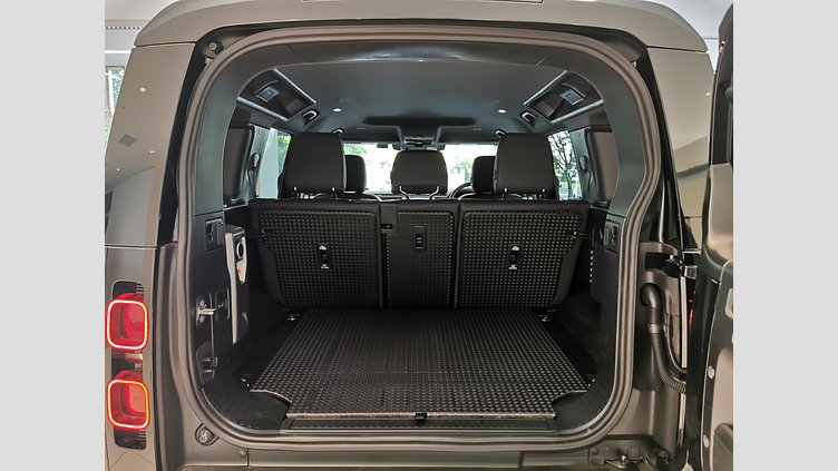 2025 認定中古車 Land Rover Defender 110 サントリーニブラック D350 ディーゼルマイルドハイブリッド X-Dynamic SE