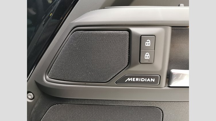 2025 認定中古車 Land Rover Defender 110 サントリーニブラック D350 ディーゼルマイルドハイブリッド X-Dynamic SE