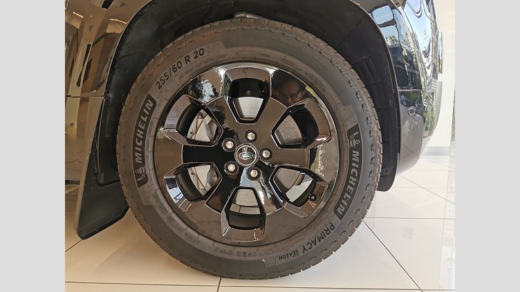 2025 認定中古車 Land Rover Defender 110 サントリーニブラック D350 ディーゼルマイルドハイブリッド X-Dynamic SE