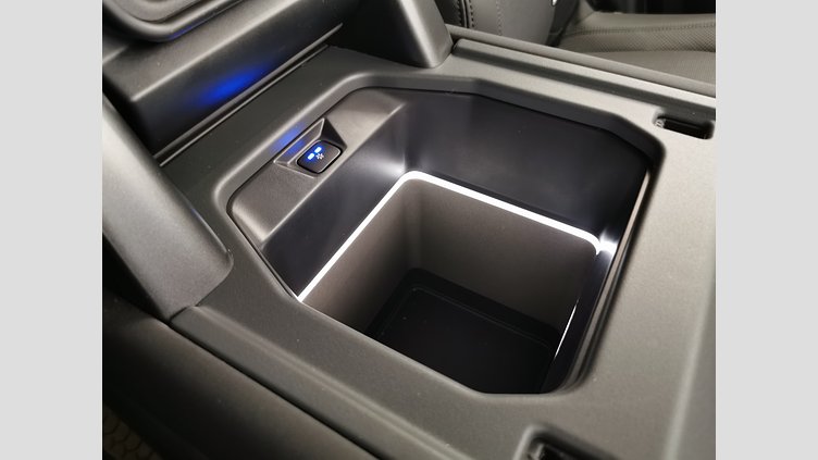 2025 認定中古車 Land Rover Defender 110 サントリーニブラック D350 ディーゼルマイルドハイブリッド X-Dynamic SE