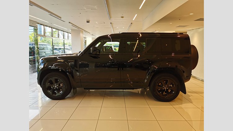 2025 認定中古車 Land Rover Defender 110 サントリーニブラック D350 ディーゼルマイルドハイブリッド X-Dynamic SE