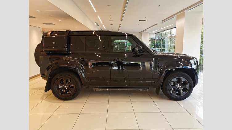 2025 認定中古車 Land Rover Defender 110 サントリーニブラック D350 ディーゼルマイルドハイブリッド X-Dynamic SE