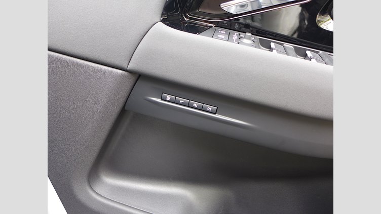 2025 認定中古車 Land Rover Range Rover Evoque フジホワイト プラグインハイブリッド（ガソリン） SWB S