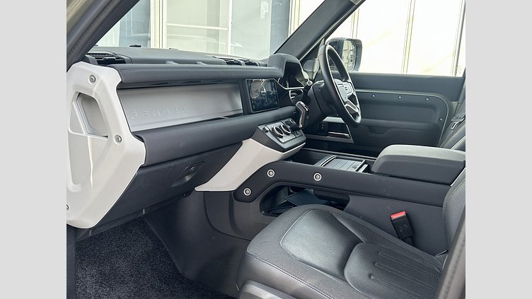 2020 認定中古車 Land Rover Defender 110 Pangea Green 2.0 litre i4P Petrol SE