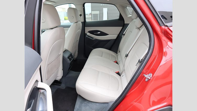 2018 認定中古車 Jaguar E-Pace フィレンツェ レッド D180 オートマチック全輪駆動 S