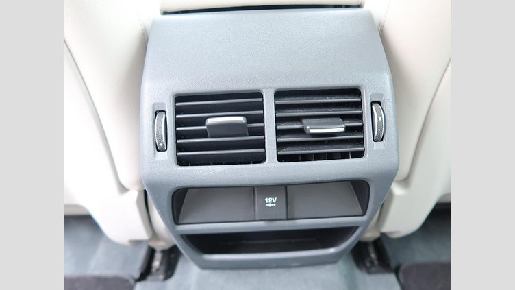 2018 認定中古車 Jaguar E-Pace フィレンツェ レッド D180 オートマチック全輪駆動 S