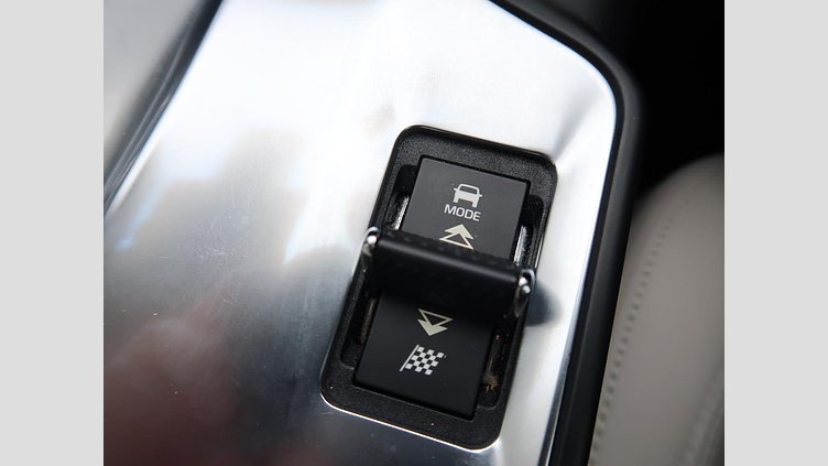 2018 認定中古車 Jaguar E-Pace フィレンツェ レッド D180 オートマチック全輪駆動 S