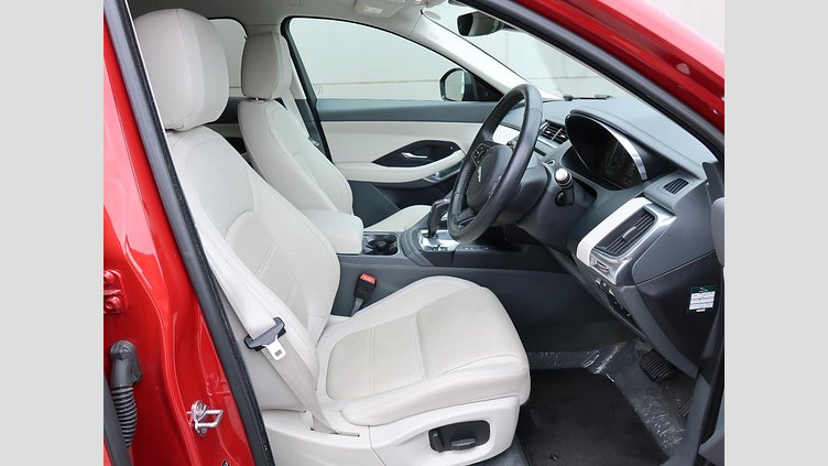2018 認定中古車 Jaguar E-Pace フィレンツェ レッド D180 オートマチック全輪駆動 S