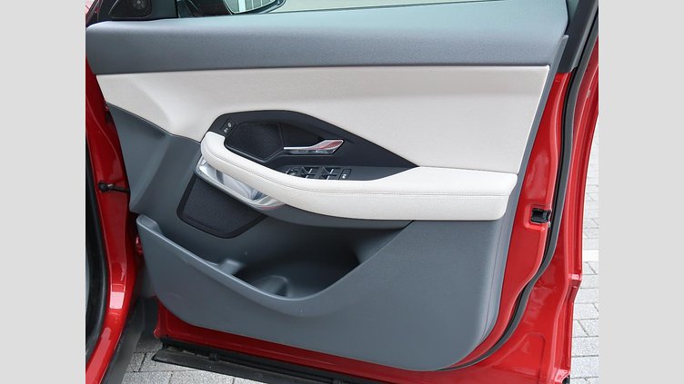 2018 認定中古車 Jaguar E-Pace フィレンツェ レッド D180 オートマチック全輪駆動 S