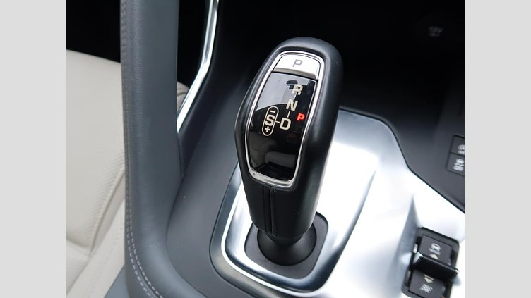 2018 認定中古車 Jaguar E-Pace フィレンツェ レッド D180 オートマチック全輪駆動 S