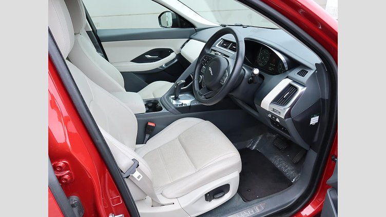 2018 認定中古車 Jaguar E-Pace フィレンツェ レッド D180 オートマチック全輪駆動 S