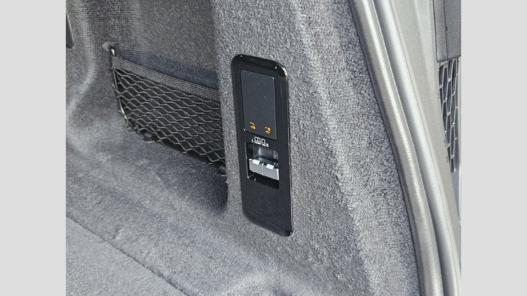 2024 認定中古車 Land Rover Range Rover Sport オストゥーニパールホワイト D300マイルドハイブリッド スタンダードホイールベース Dynamic SE