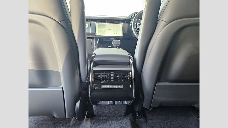 2024 認定中古車 Land Rover Range Rover Sport オストゥーニパールホワイト D300マイルドハイブリッド スタンダードホイールベース Dynamic SE