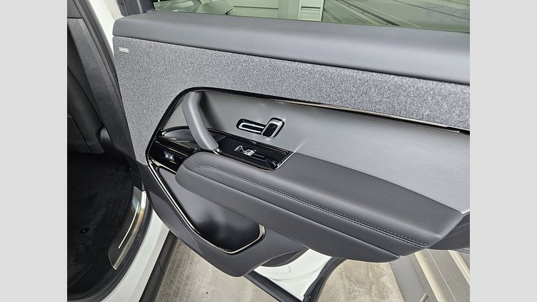 2024 認定中古車 Land Rover Range Rover Sport オストゥーニパールホワイト D300マイルドハイブリッド スタンダードホイールベース Dynamic SE