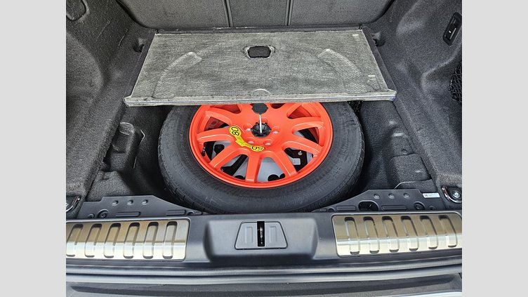 2024 認定中古車 Land Rover Range Rover Sport オストゥーニパールホワイト D300マイルドハイブリッド スタンダードホイールベース Dynamic SE