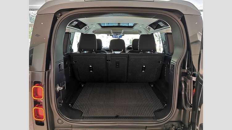 2023 認定中古車 Land Rover Defender 110 カルパチアングレイ P300 AWD（AT） スタンダード