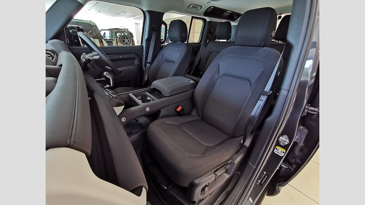 2023 認定中古車 Land Rover Defender 110 カルパチアングレイ P300 AWD（AT） スタンダード