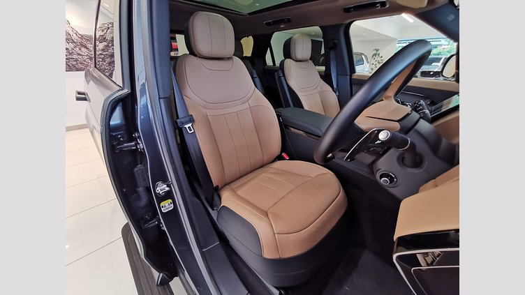 2024 認定中古車 Land Rover Range Rover Sport カルパチアングレイ D300マイルドハイブリッド スタンダードホイールベース Dynamic HSE