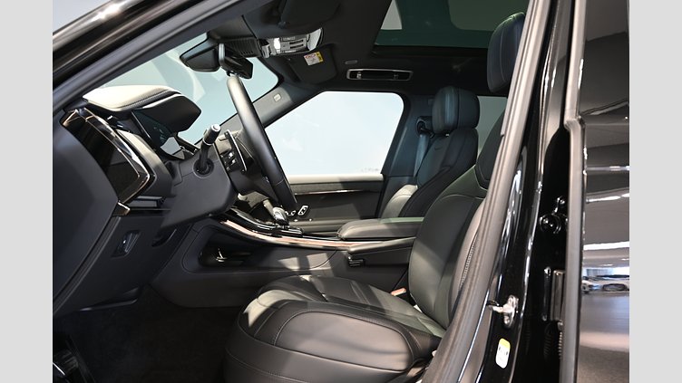 2025 Begagnad Land Rover Range Rover Sport Santorini Black AWD P460e Dynamic HSE
