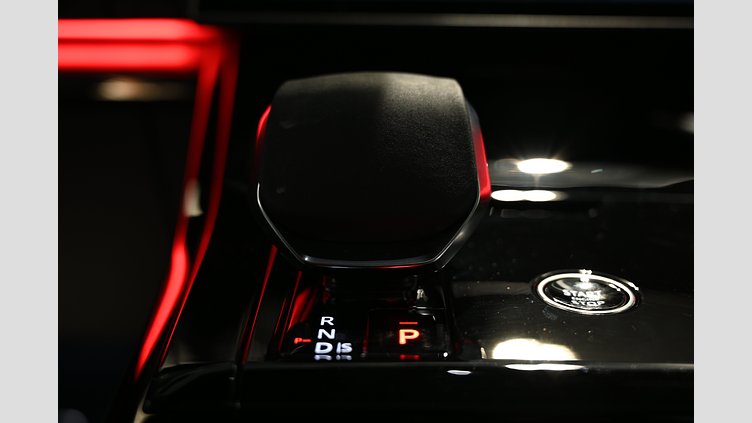 2025 Begagnad Land Rover Range Rover Sport Santorini Black AWD P460e Dynamic HSE