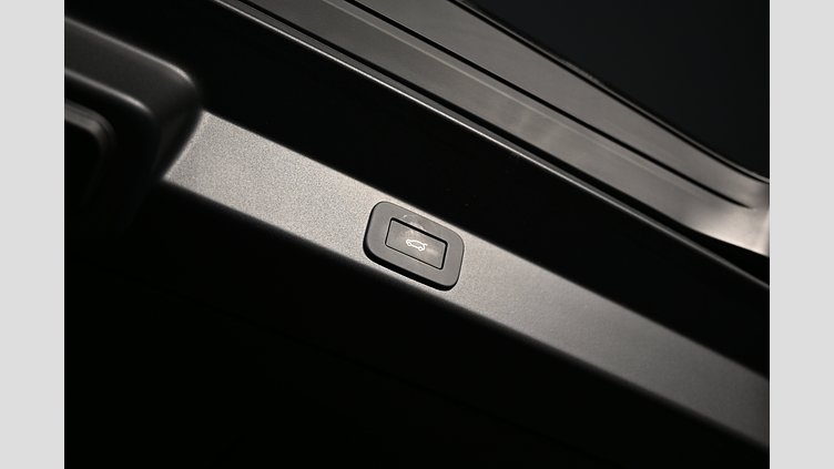 2025 Begagnad Land Rover Range Rover Sport Santorini Black AWD P460e Dynamic HSE