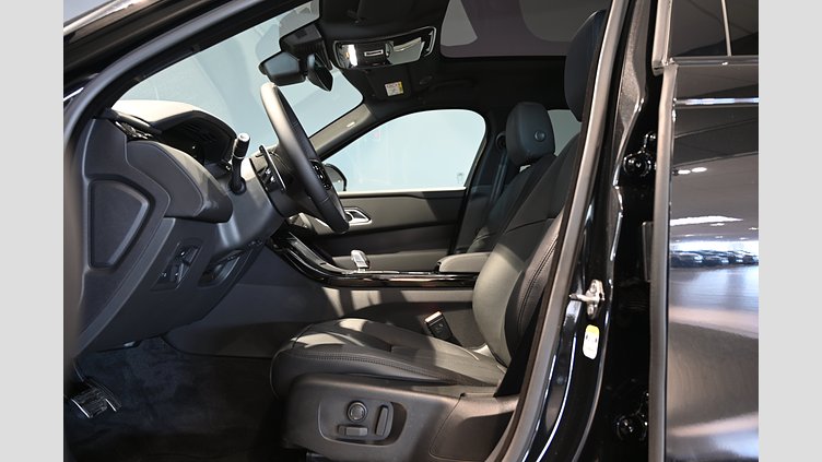 2025 Ny Land Rover Range Rover Velar Santorini Black (svart färg) AWD P400e Dynamic SE