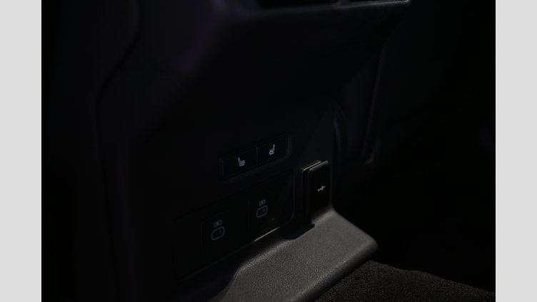 2025 Ny Land Rover Range Rover Velar Santorini Black (svart färg) AWD P400e Dynamic SE