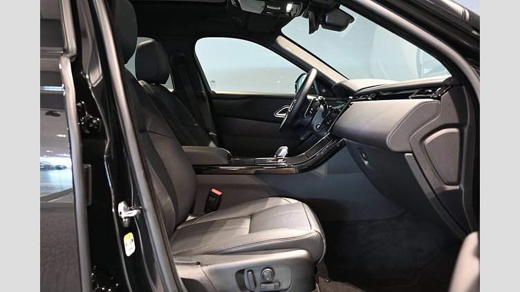 2025 Ny Land Rover Range Rover Velar Santorini Black (svart färg) AWD P400e Dynamic SE