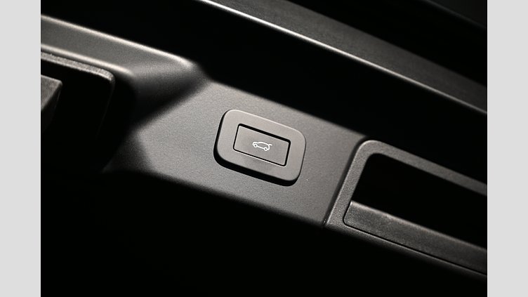 2025 Ny Land Rover Range Rover Velar Santorini Black (svart färg) AWD P400e Dynamic SE