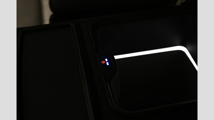 2025 Begagnad Land Rover Range Rover Sport Santorini Black AWD P460e Dynamic HSE