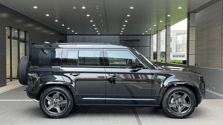 2026 新車 Land Rover Defender 110 (1AG) Santorini Black 聖托里尼黑 D250  輕油電混合 X-Dynamic SE
