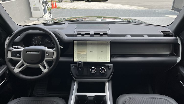 2026 新車 Land Rover Defender 110 (1AG) Santorini Black 聖托里尼黑 D250  輕油電混合 X-Dynamic SE