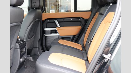 Defender 110 4
