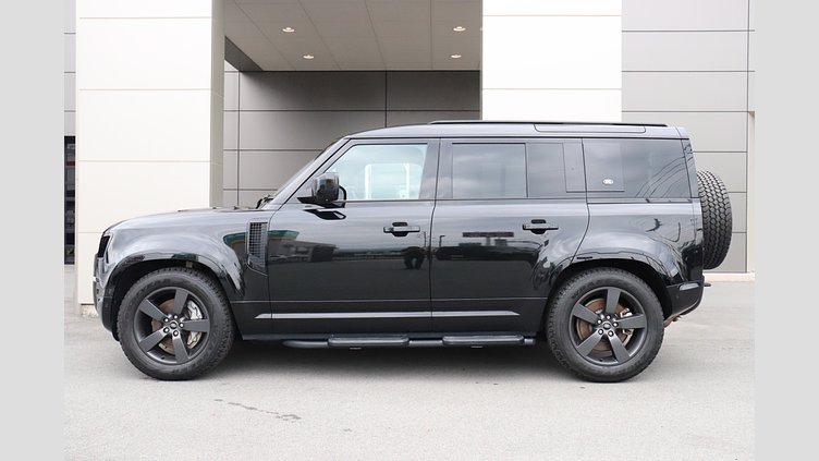 2023 認定中古車 Land Rover Defender 110 サントリーニブラック D300 AWD（AT） X-DYNAMIC HSE