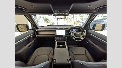 Defender 130 6