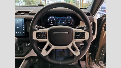 Defender 130 13