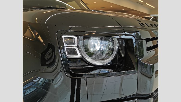 2021 認定中古車 Land Rover Defender 110 サントリーニブラック D300 AWD（AT） X-DYNAMIC SE