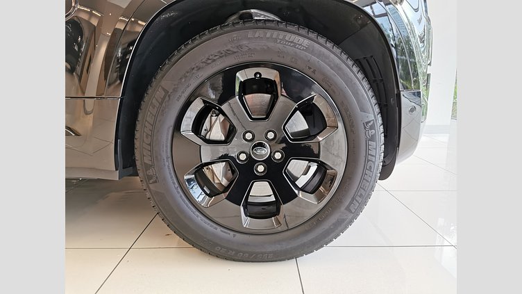 2021 認定中古車 Land Rover Defender 110 サントリーニブラック D300 AWD（AT） X-DYNAMIC SE