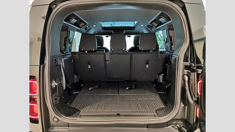 2021 認定中古車 Land Rover Defender 110 サントリーニブラック D300 AWD（AT） X-DYNAMIC SE