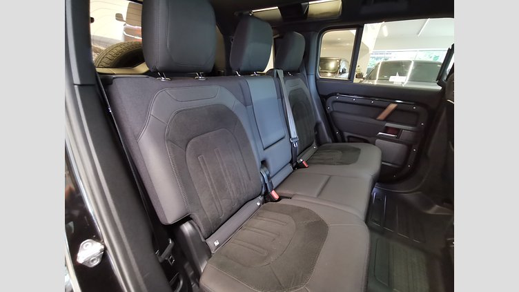 2021 認定中古車 Land Rover Defender 110 サントリーニブラック D300 AWD（AT） X-DYNAMIC SE