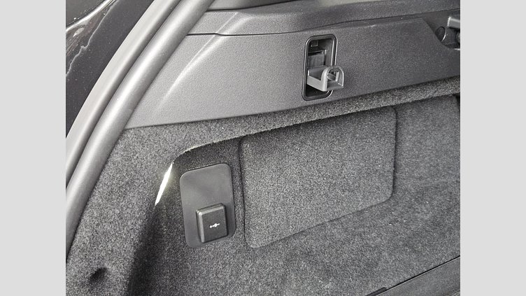2024 認定中古車 Land Rover Range Rover Evoque サントリーニブラック プラグインハイブリッド（ガソリン） Standard Wheelbase DYNAMIC HSE