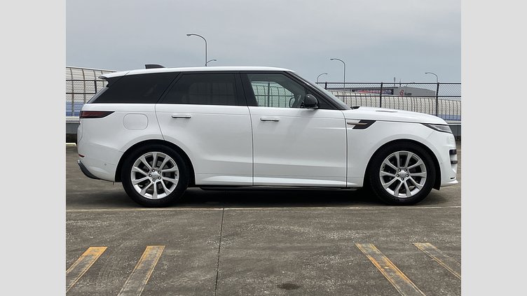 2022 認定中古車 Land Rover Range Rover Sport Fuji White (Solid) 3.0リッター6気筒300PSターボチャージドディーゼルMHEV（オートマチック） DYNAMIC SE