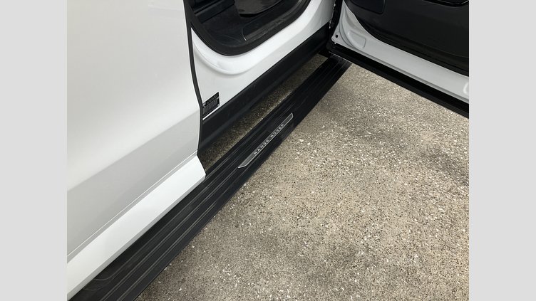 2022 認定中古車 Land Rover Range Rover Sport Fuji White (Solid) 3.0リッター6気筒300PSターボチャージドディーゼルMHEV（オートマチック） DYNAMIC SE