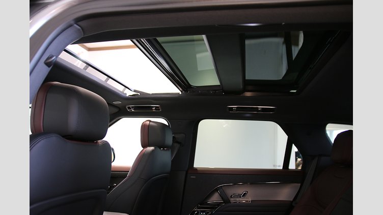 2025 認定中古車 Land Rover Range Rover Sport アイガーグレイ P550eプラグインハイブリッド（ガソリン） Dynamic SE
