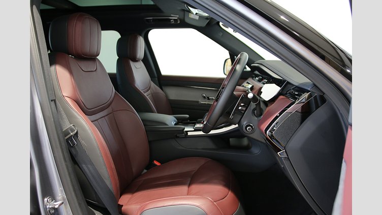 2025 認定中古車 Land Rover Range Rover Sport アイガーグレイ P550eプラグインハイブリッド（ガソリン） Dynamic SE