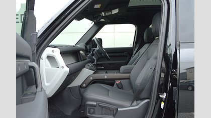 Defender 110 2
