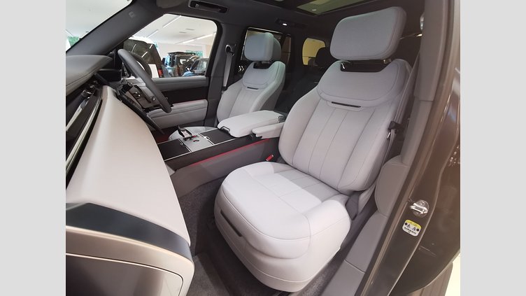 2025 認定中古車 Land Rover Range Rover カルパチアングレイ 615 AWD（AT） スタンダードホイールベース SV