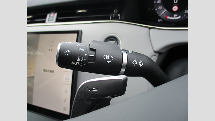 2024 認定中古車 Land Rover Range Rover Evoque フジホワイト プラグインハイブリッド（ガソリン） Standard Wheelbase DYNAMIC HSE
