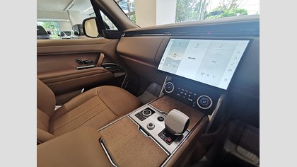 Range Rover 46